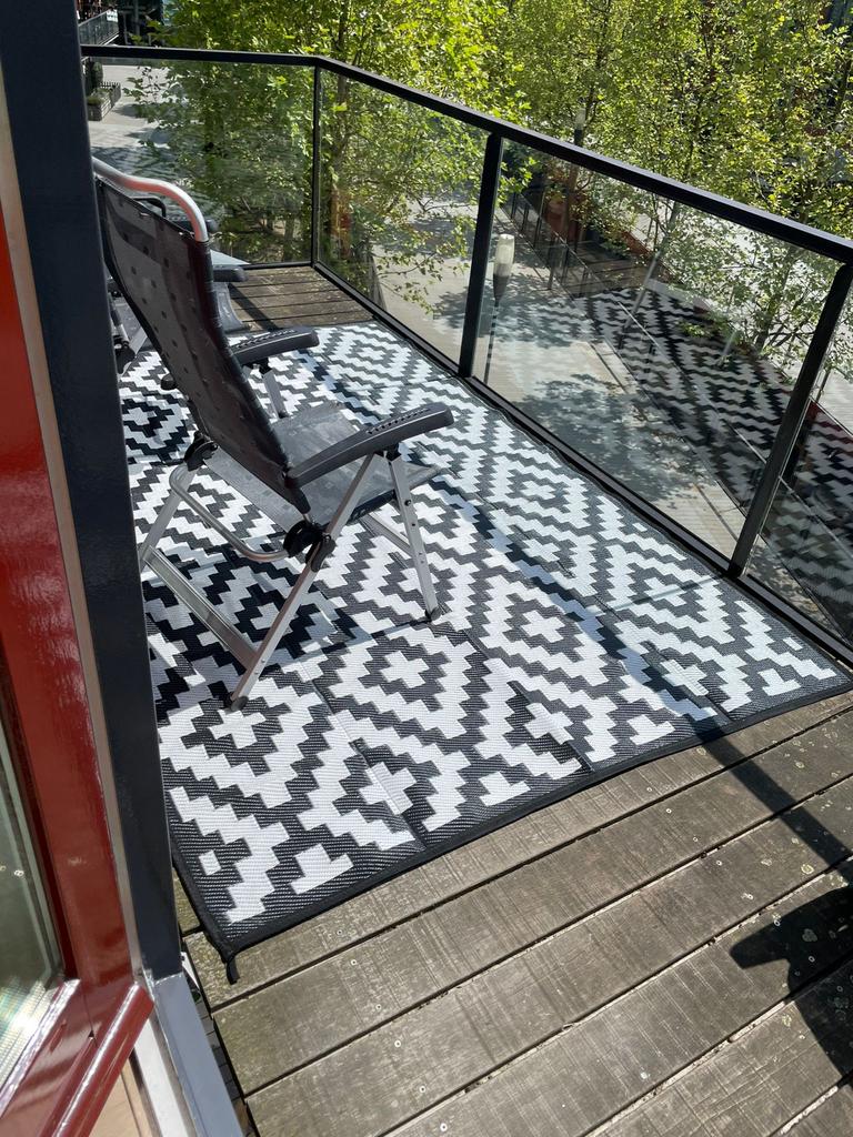 Buiten vloerkleed - zwart/wit - 275 x 180 cm, Huis en Inrichting, Stoffering | Tapijten en Kleden, Ophalen, Gebruikt, Wit, 150 tot 200 cm