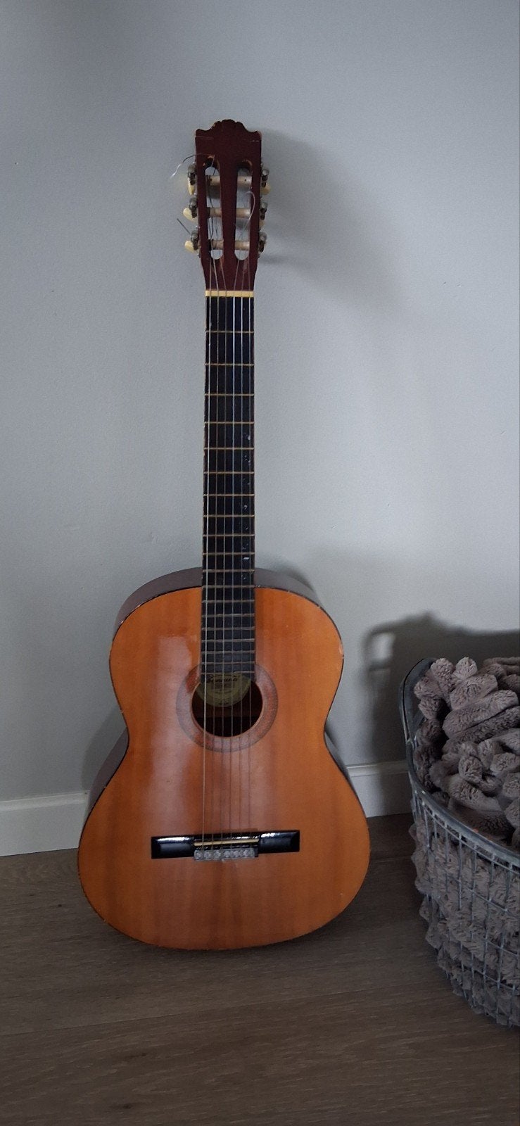 (Kinder/speel) gitaar, Muziek en Instrumenten, Snaarinstrumenten | Gitaren | Akoestisch, Ophalen, Gebruikt, Klassieke of Spaanse gitaar