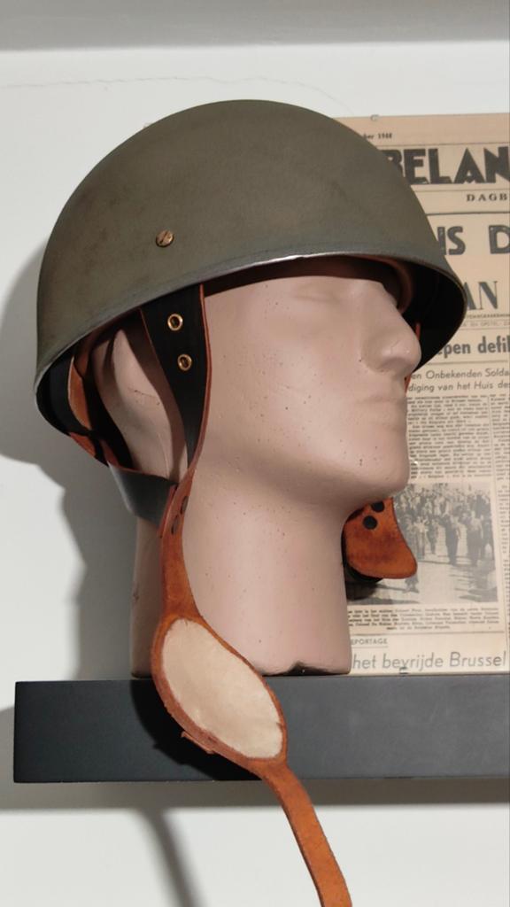 Britse para helm wo2, Verzamelen, Militaria | Tweede Wereldoorlog, Verzenden, Landmacht, Engeland, Helm of Baret