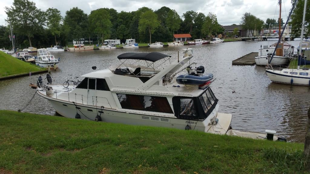 Bayliner 4588 Pilothouse bj 1994 2x Hino Diesel