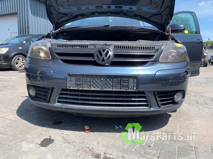 Voorbumper van een Volkswagen Golf Plus (LC5F), Auto-onderdelen, Gebruikt, -, Volkswagen, -
