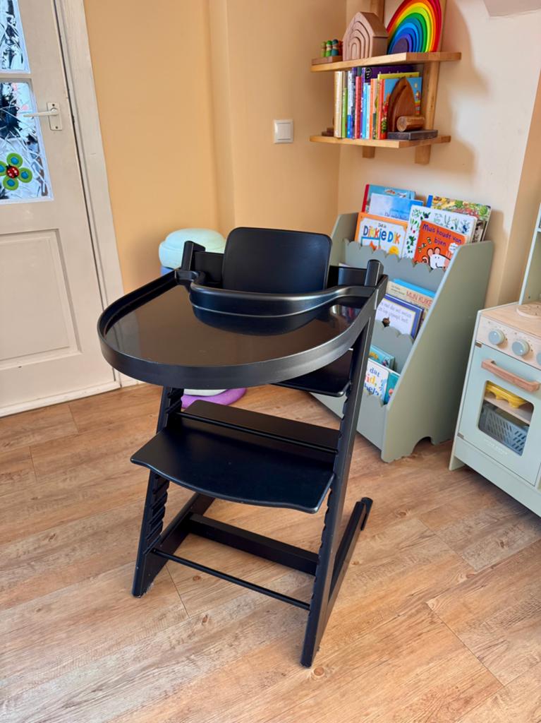 Zwarte Stokke tripp trapp stoel incl. accessoires, Kinderen en Baby's, Kinderstoelen, Ophalen