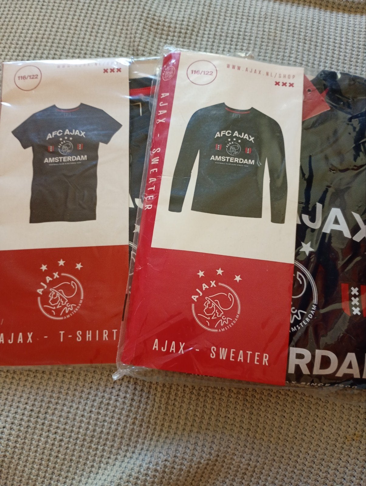 Nieuw set Ajax t shirt en sweater maat 116/122, Ophalen of Verzenden, Nieuw, Jongen of Meisje, Trui of Vest