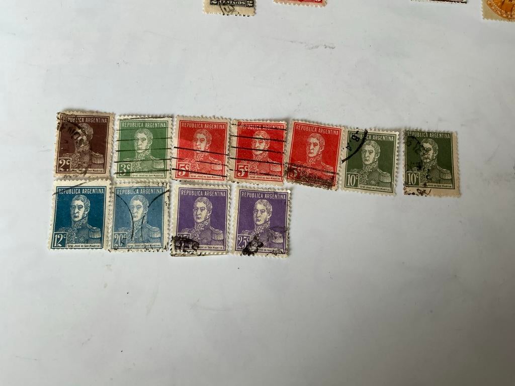 Argentijnse postzegels Generaal José de San Martín, Postzegels en Munten, Postzegels | Volle albums en Verzamelingen, Ophalen of Verzenden