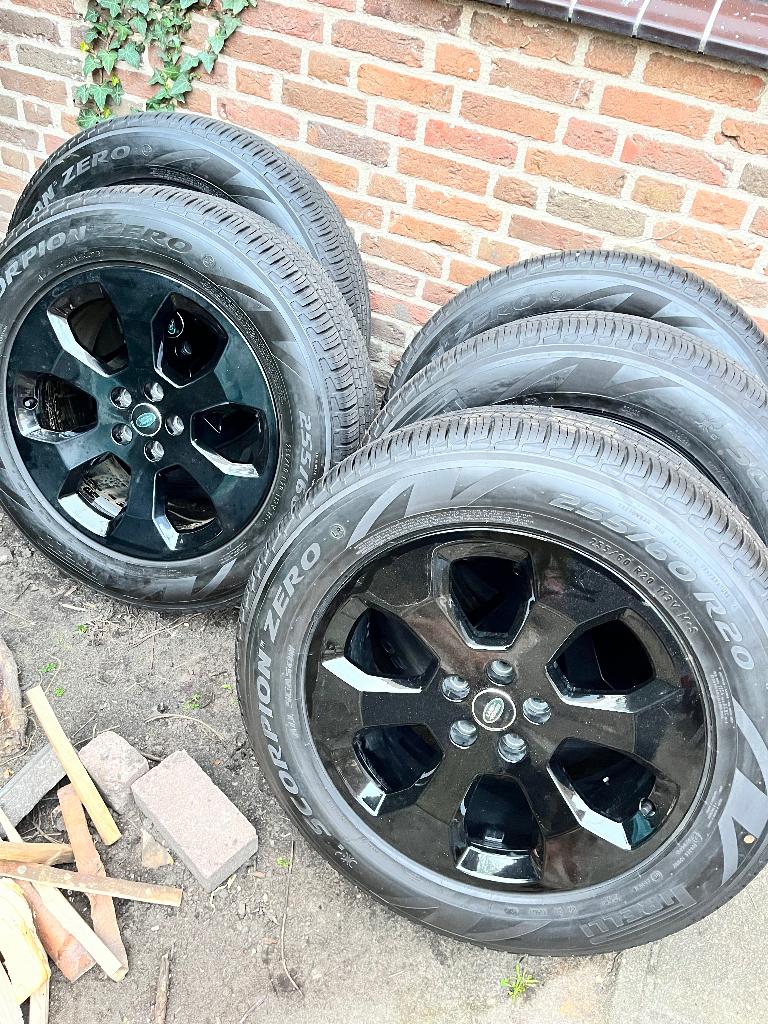 Landrover Defender velgen zwart 20inch bijna nieuw, Auto-onderdelen, Banden en Velgen, Ophalen, Velg(en), Nieuw, All Season