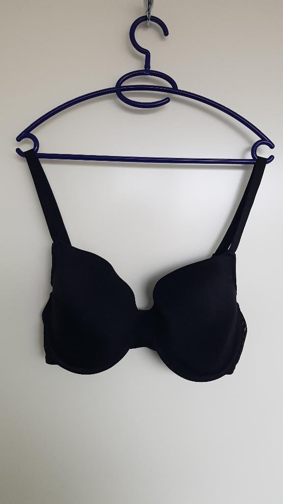 BH met vulling 80 E, Kleding | Dames, Ondergoed en Lingerie, Primark, Ophalen of Verzenden, Zwart, BH