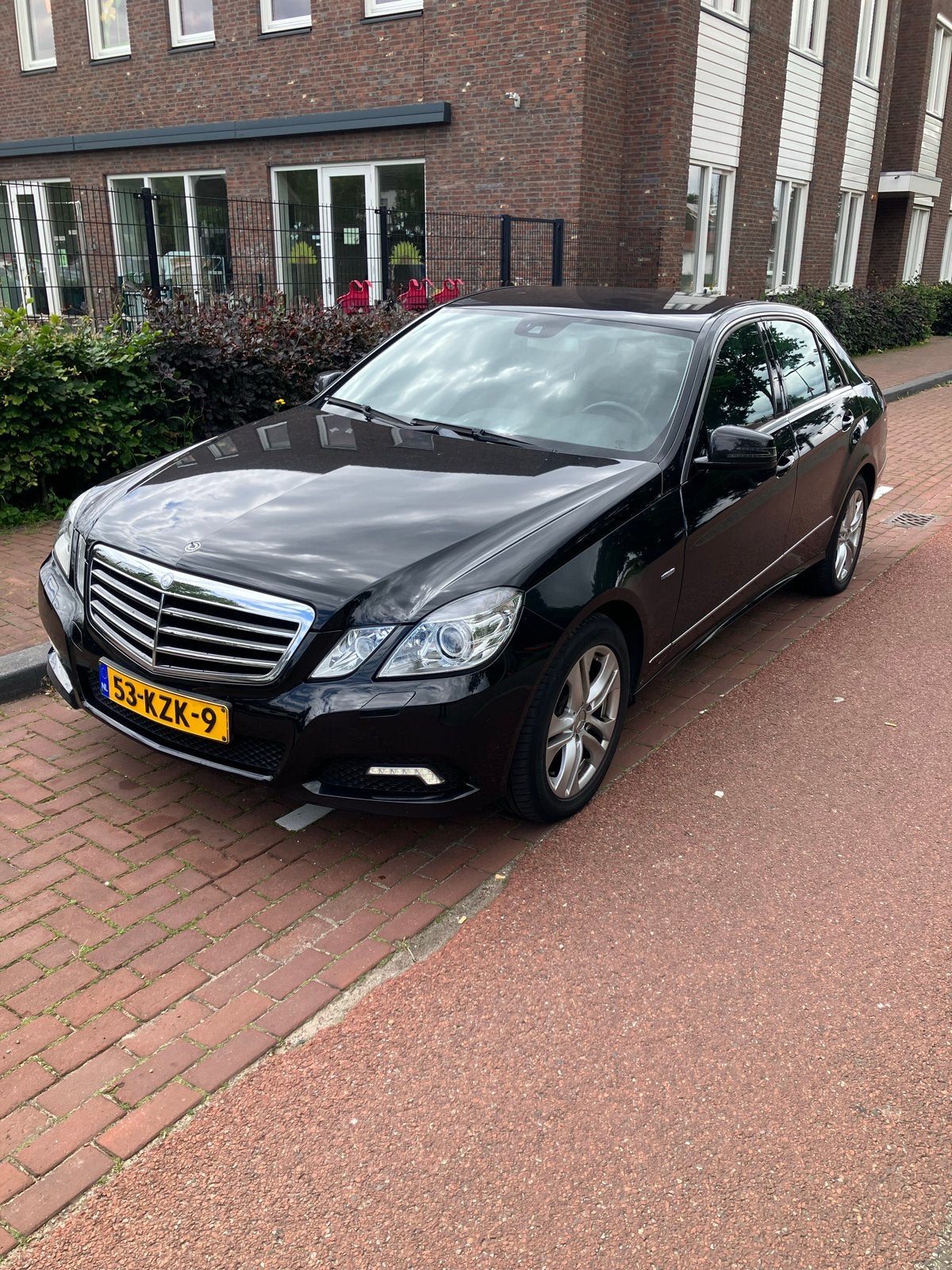 Mercedes-Benz E-Klasse 1.8 E200 CGI Sedan AUT 2010 Zwart, Auto's, Mercedes-Benz, Euro 5, Achterwielaandrijving, Zwart, 4 cilinders