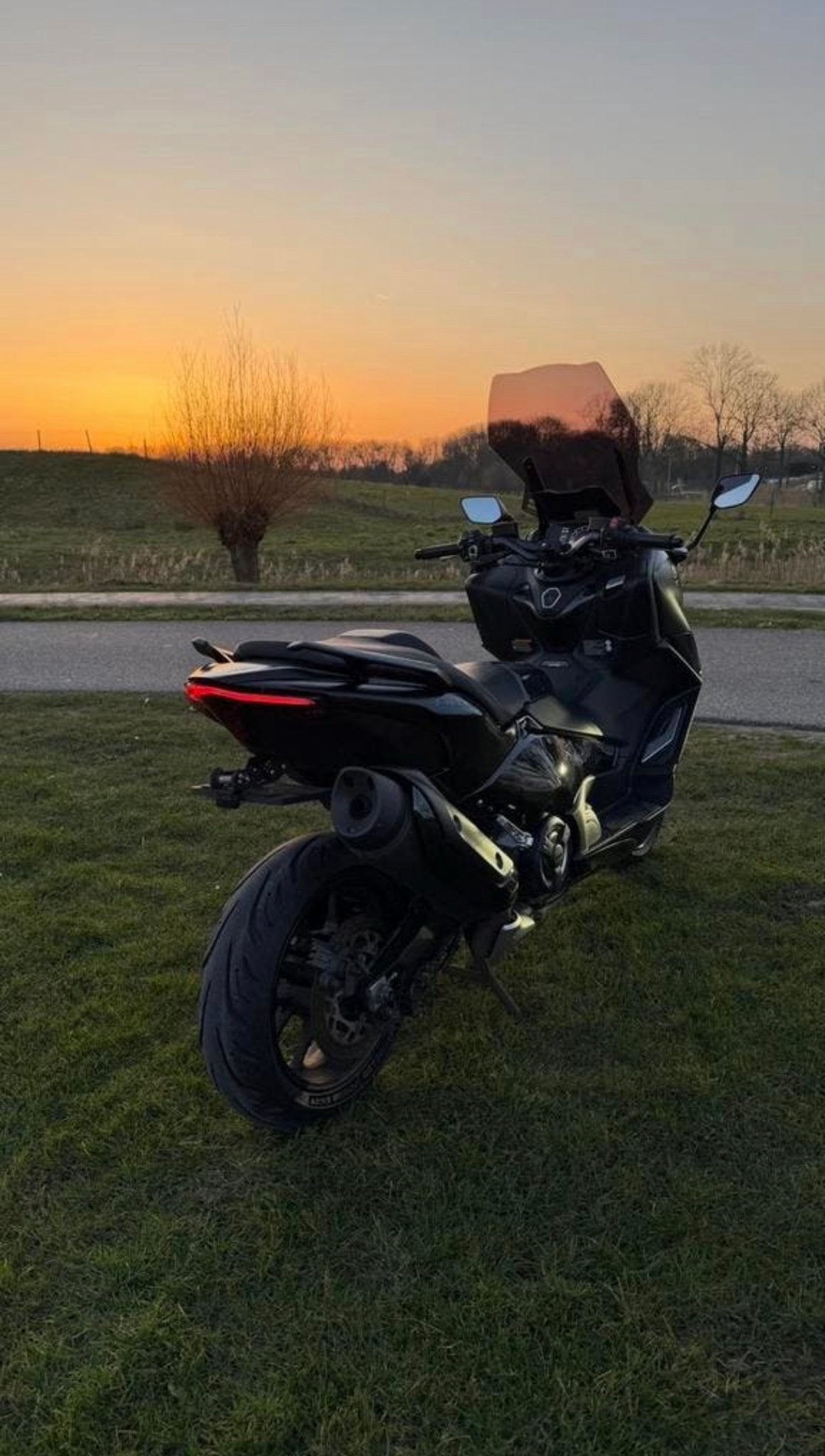 Yamaha TMAX 560 - TECH MAX, Motoren, Motoren | Yamaha, Particulier, Scooter, 12 t/m 35 kW, 2 cilinders, Minimaal motorrijbewijs A2
