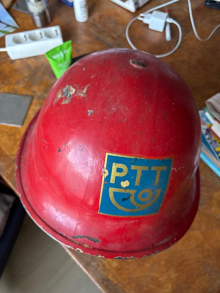 PTT helm, Ophalen, Gebruikt