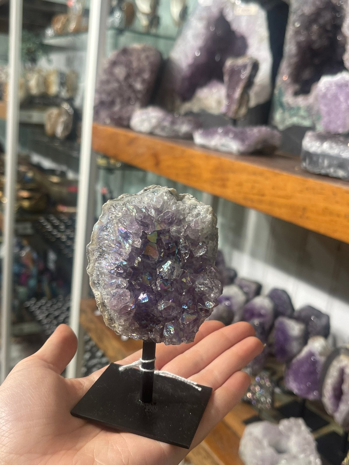 Aura amethist op voet, Ophalen of Verzenden