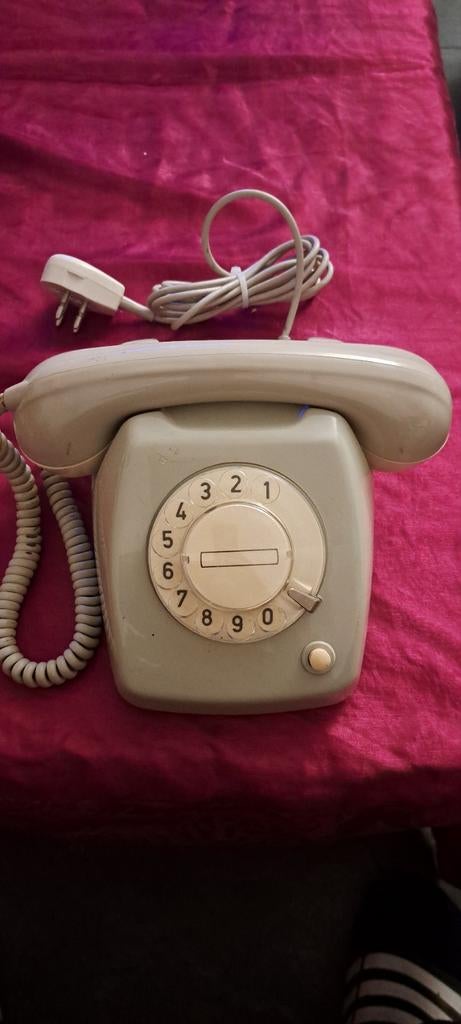 Vintage draaischijf telefoon - Grijs retro model, Telecommunicatie, Vaste telefoons | Handsets en Draadloos, Ophalen of Verzenden