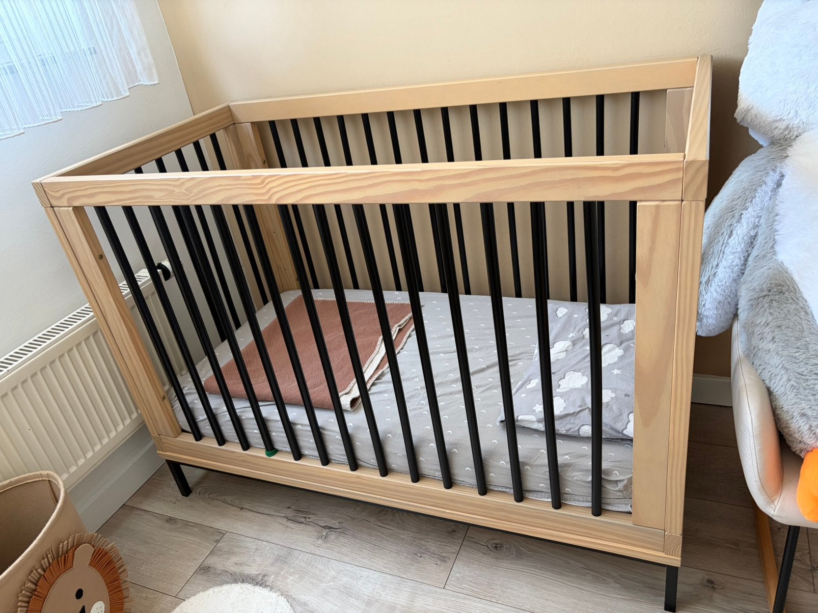 Baby-/Peuterbed te koop (0 t/m ongeveer 3 jaar), Minder dan 140 cm, Ophalen, Lattenbodem, 100 cm of meer