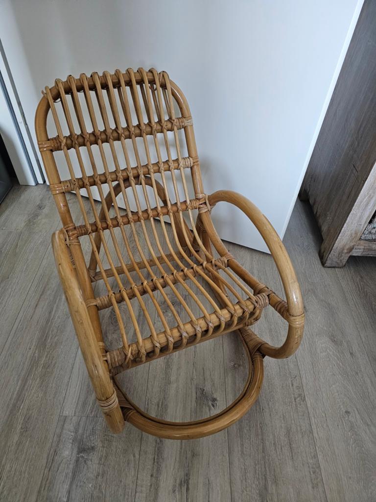 Rotan kinder schommelstoel, Ophalen, Zo goed als nieuw, Stoel(en)