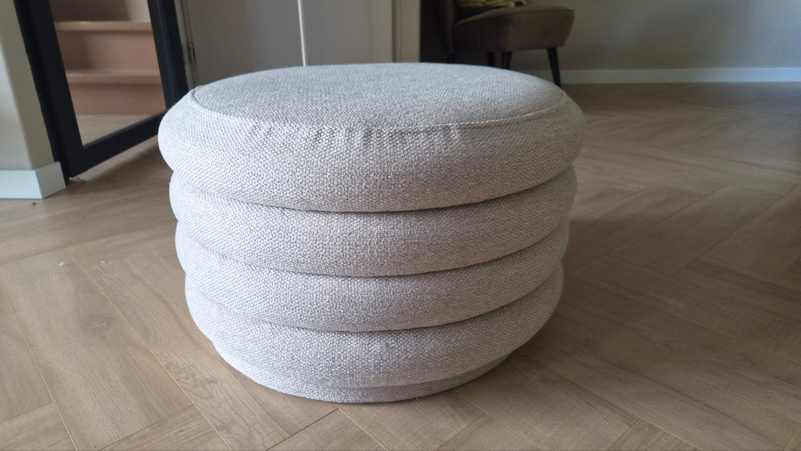 Poef Luna Beige - Karwei, Ophalen, Zo goed als nieuw, 50 tot 75 cm, 50 tot 75 cm