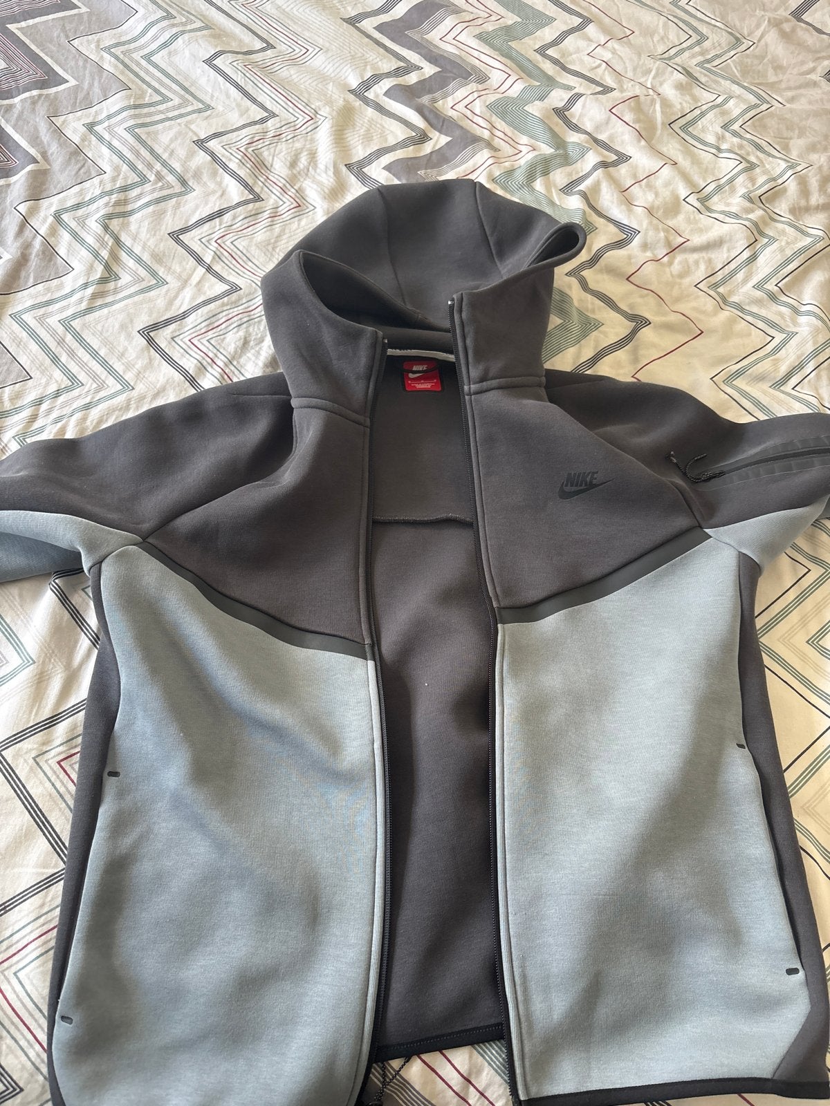 Nike Tech Fleece Hoodie Grijs/Zwart Maat M, Ophalen of Verzenden, Zo goed als nieuw, Maat 48/50 (M), Grijs