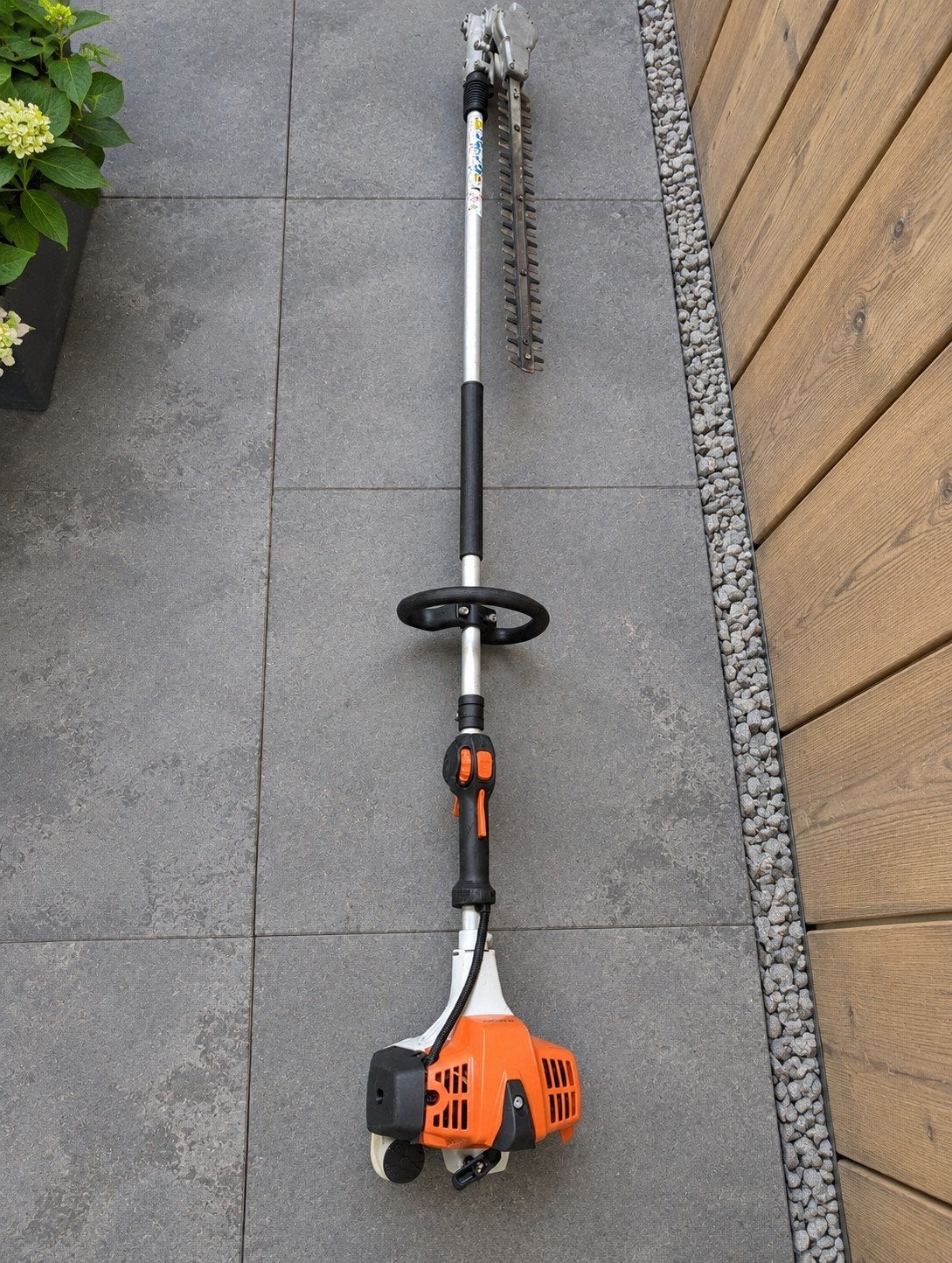 STIHL HL 94 C-E stokheggenschaar / heggenschaar op steel, Ophalen of Verzenden, Gebruikt, Benzine