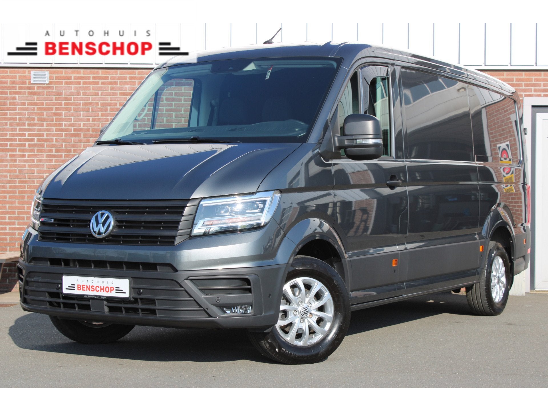 Volkswagen Crafter 35 2.0 TDI 177PK L3H2 4Motion |LED|TREKHA, Automaat, Stof, Gebruikt, Zwart