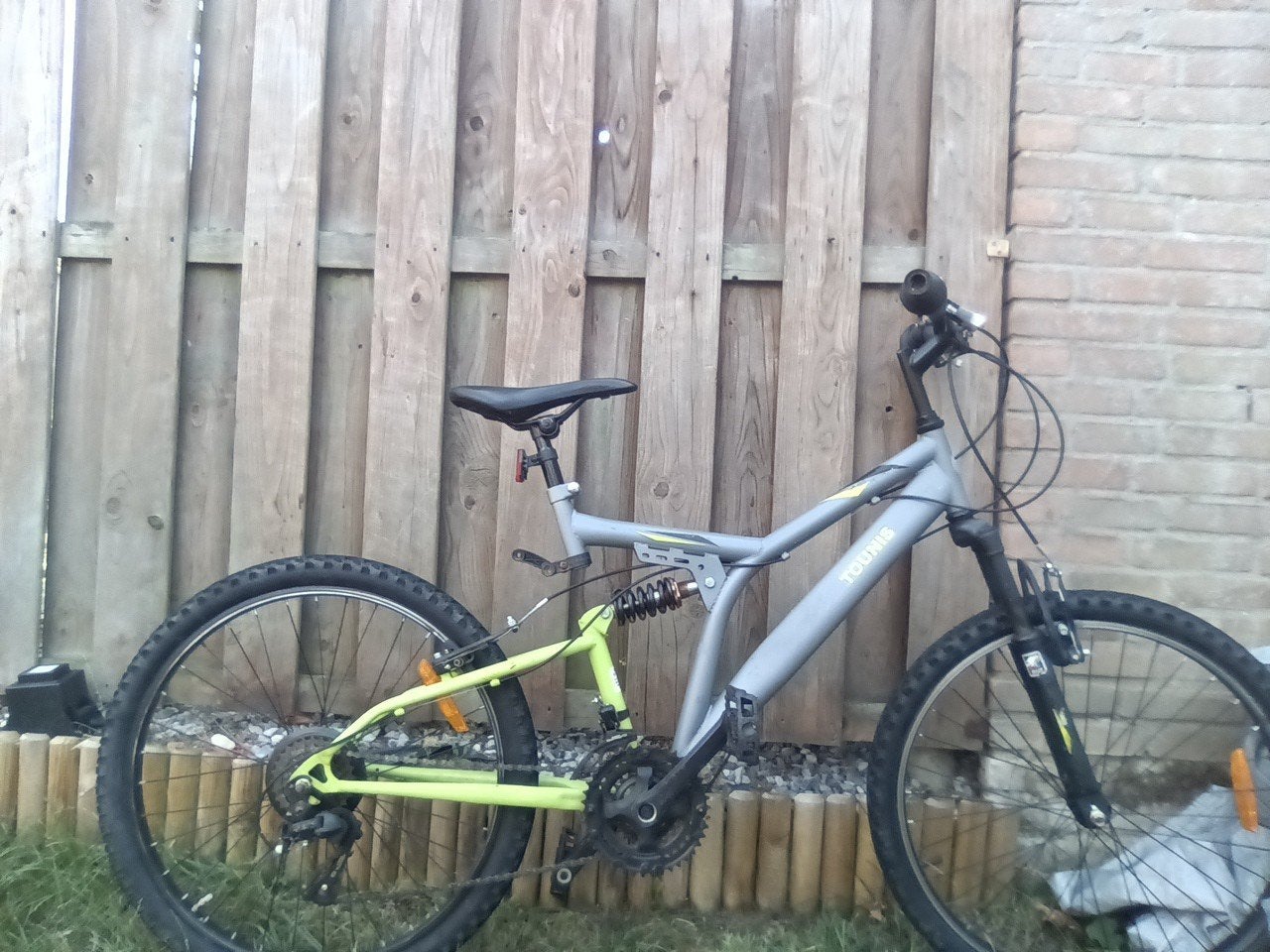 Mountainbike met vering - Toounis, Fietsen en Brommers, Fietsen | Mountainbikes en ATB, Overige merken, Gebruikt, Ophalen of Verzenden