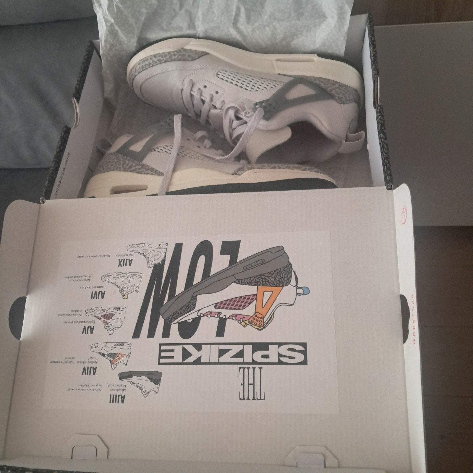 Nike Air Jordan Spizike Low Maat 42,5 - Nieuw met doos, Wit, Nike, Nieuw, Ophalen of Verzenden