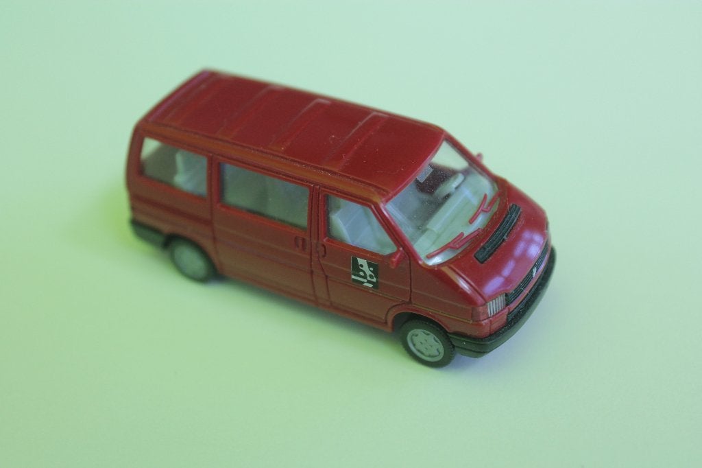 Wiking VW T4 Kombi met logo van 'Automuseum', Ophalen of Verzenden, Zo goed als nieuw, Auto, Wiking