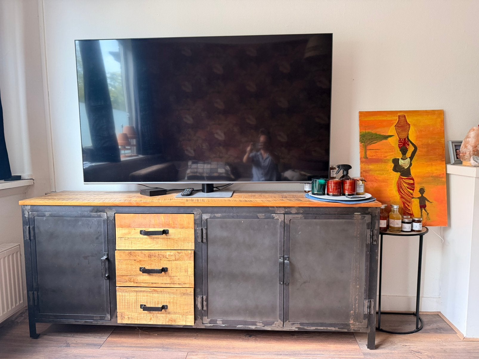Dressoir mangohout met staal, Ophalen, 150 tot 200 cm, Zo goed als nieuw, Minder dan 100 cm