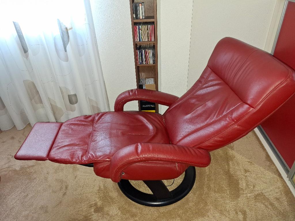 electrisch bedienbare fauteuil, Huis en Inrichting, Fauteuils, Ophalen, Gebruikt, Minder dan 75 cm, Leer
