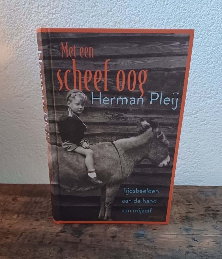 MET EEN SCHEEF OOG - Herman Pleij, Boeken, Herman Pleij, Ophalen of Verzenden, Zo goed als nieuw, Nederland