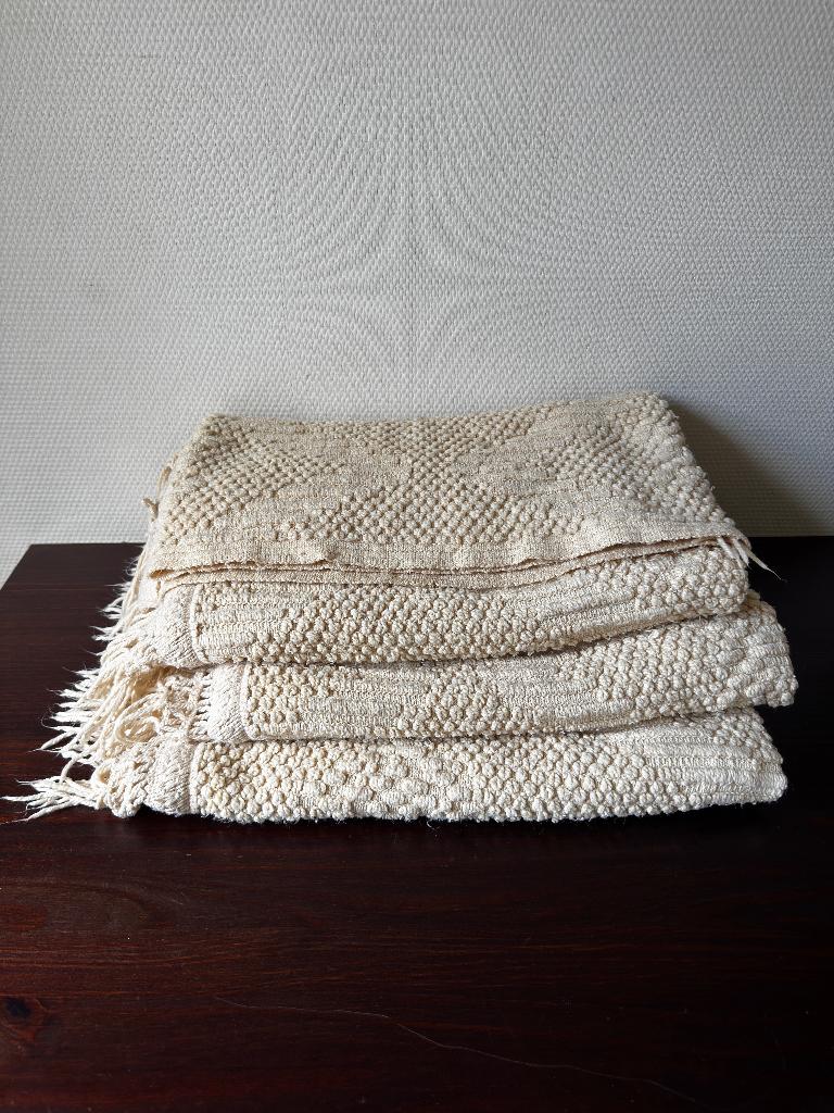 Vintage Hangemaakte Gehaakte Sprei, 1 persoons, Crème, Huis en Inrichting, Woonaccessoires | Plaids en Woondekens, Ophalen of Verzenden