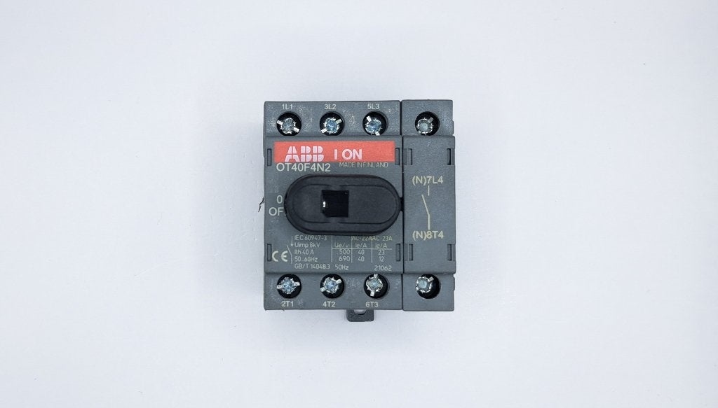 ABB Groepenkast Hoofdschakelaar OT40F4N2 40A (1x), Hobby en Vrije tijd, Gebruikt, ABB, Onbekend, Ophalen of Verzenden