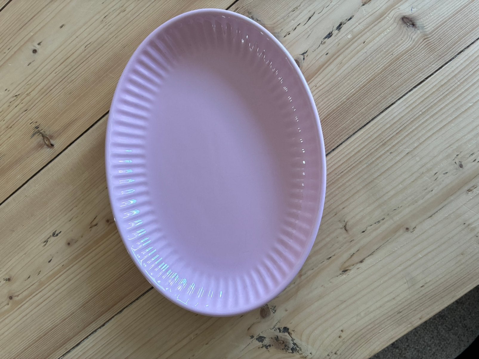 Grote roze ovale schaal van IB Laursen, Ophalen of Verzenden, Klassiek, Keramiek, Schaal of Schalen