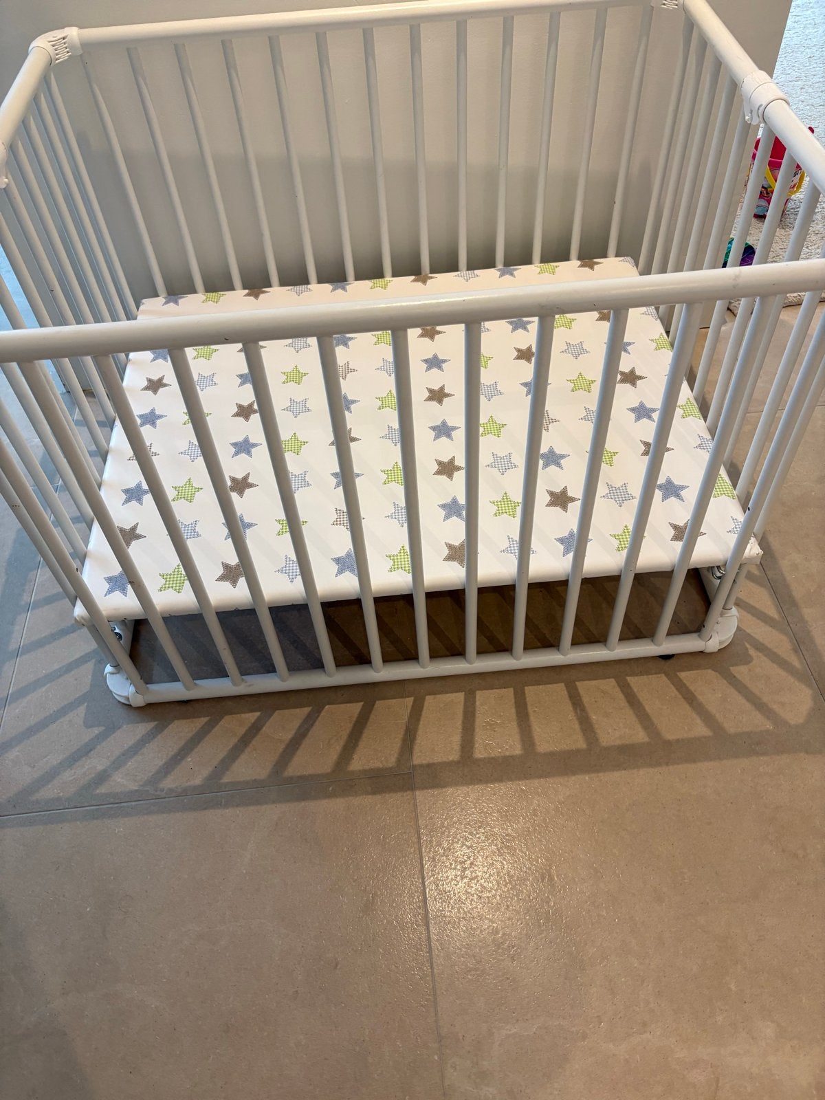 Baby box, zo goed als nieuw!, Ophalen, Zo goed als nieuw, In hoogte verstelbaar