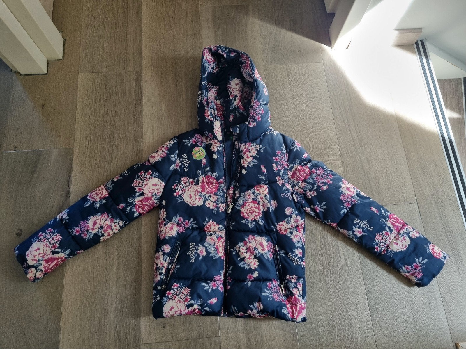 Benetton winterjas, maat 140, Kinderen en Baby's, United Colors of Benetton, Meisje, Ophalen of Verzenden, Zo goed als nieuw