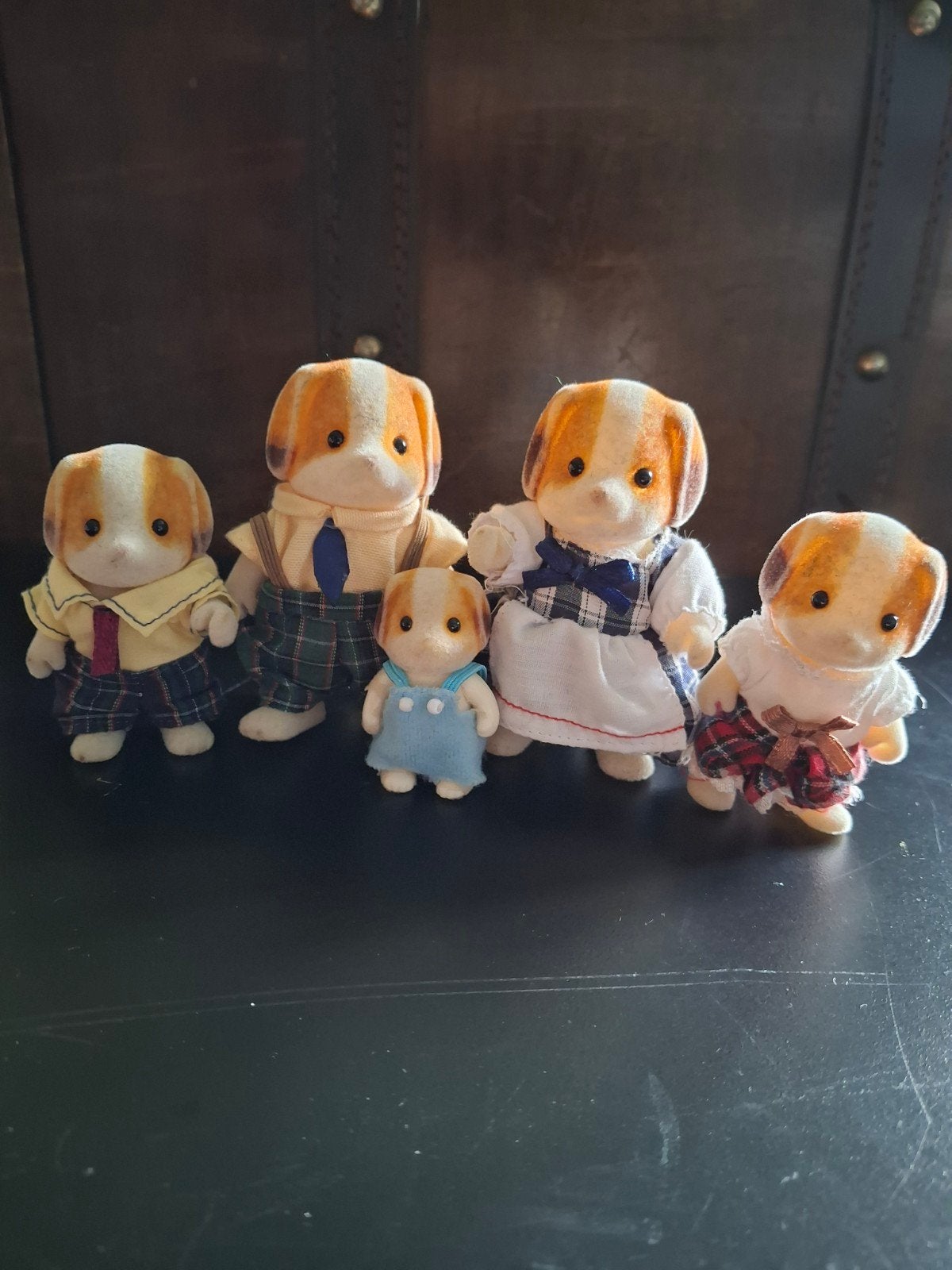 Sylvanian Families Beagle familie - 5 figuren, Ophalen of Verzenden, Gebruikt, Jongen of Meisje