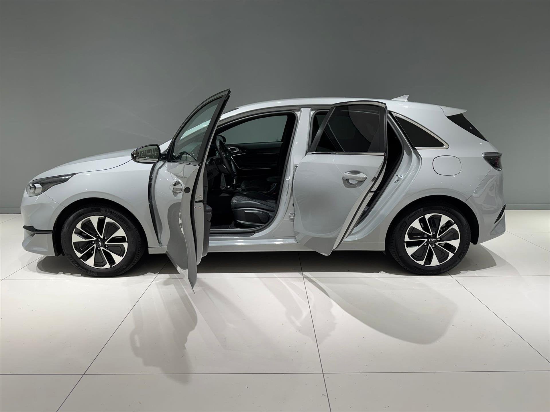 KIA Ceed 1.0 T-GDi 100pk Design Edition, Voorwielaandrijving, Gebruikt, Leder en Stof, Origineel Nederlands