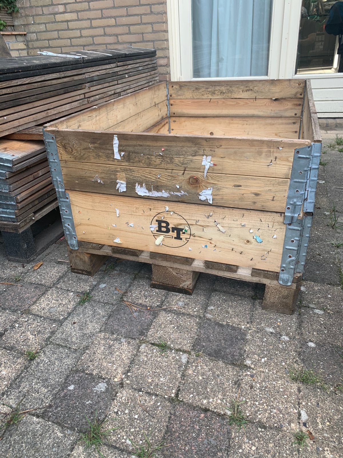 Opzetranden voor europallets, Ophalen, Zo goed als nieuw