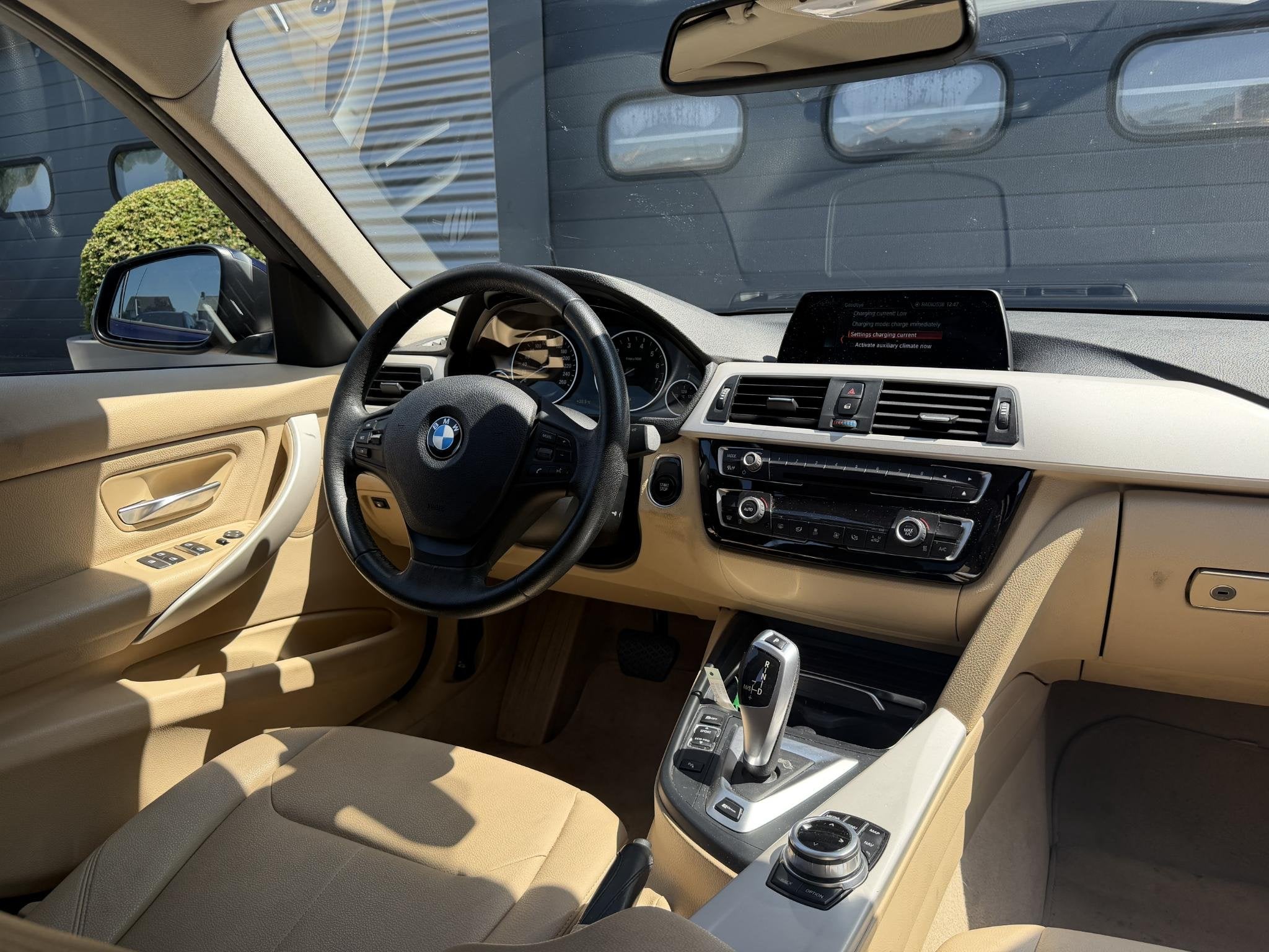 BMW 3-serie 330e High Executive SOH 91,3% | Navigatie | Lede, Automaat, Achterwielaandrijving, Gebruikt, 252 pk