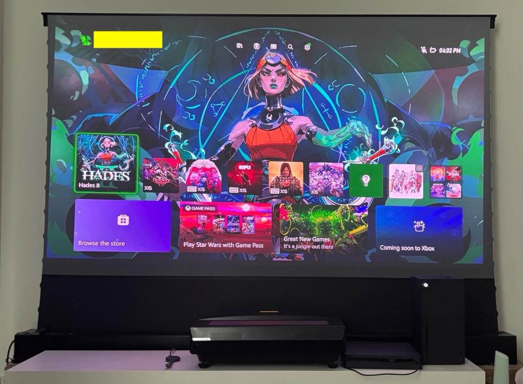 4K UST Laser Projector + Vividstorm Pro 84" ALR Floor Screen, Audio, Tv en Foto, Beamers, Ophalen, Bomaker & VividStorm, Gebruikt
