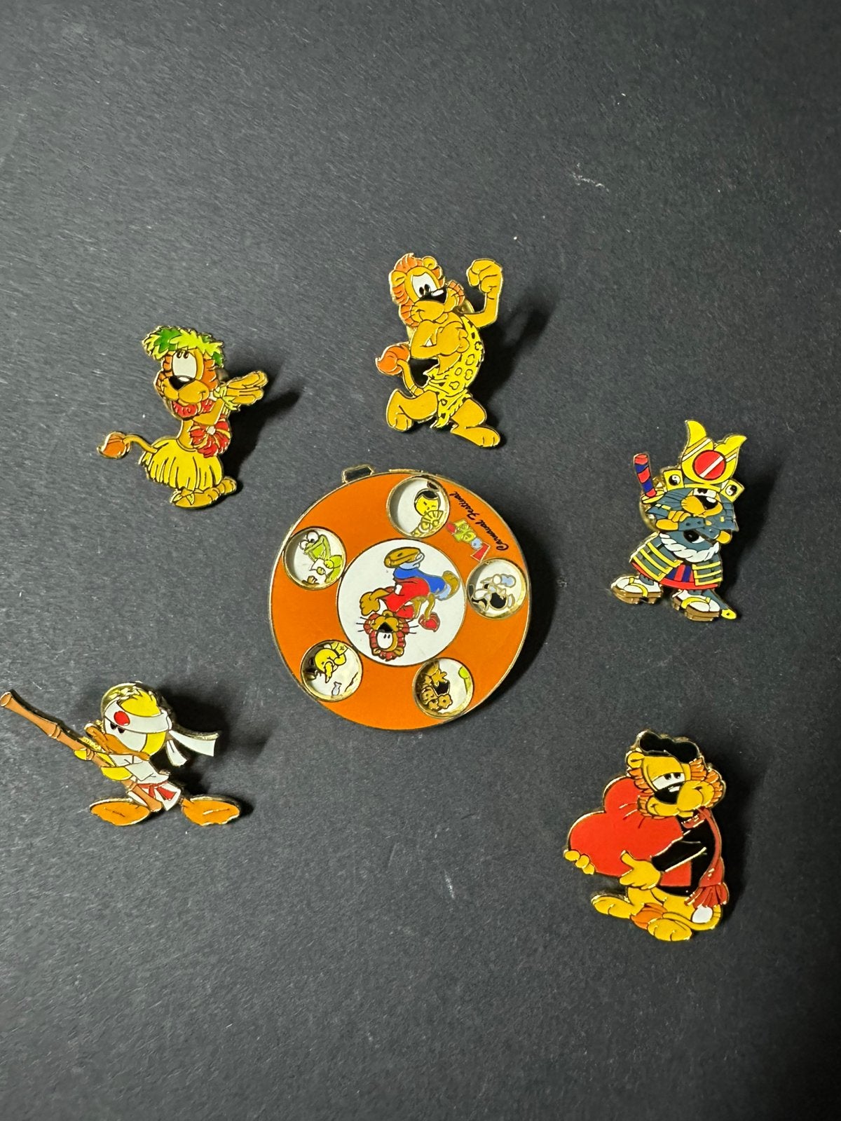 Efteling pins Loekie, Verzamelen, Ophalen of Verzenden, Zo goed als nieuw, Button of Speldje