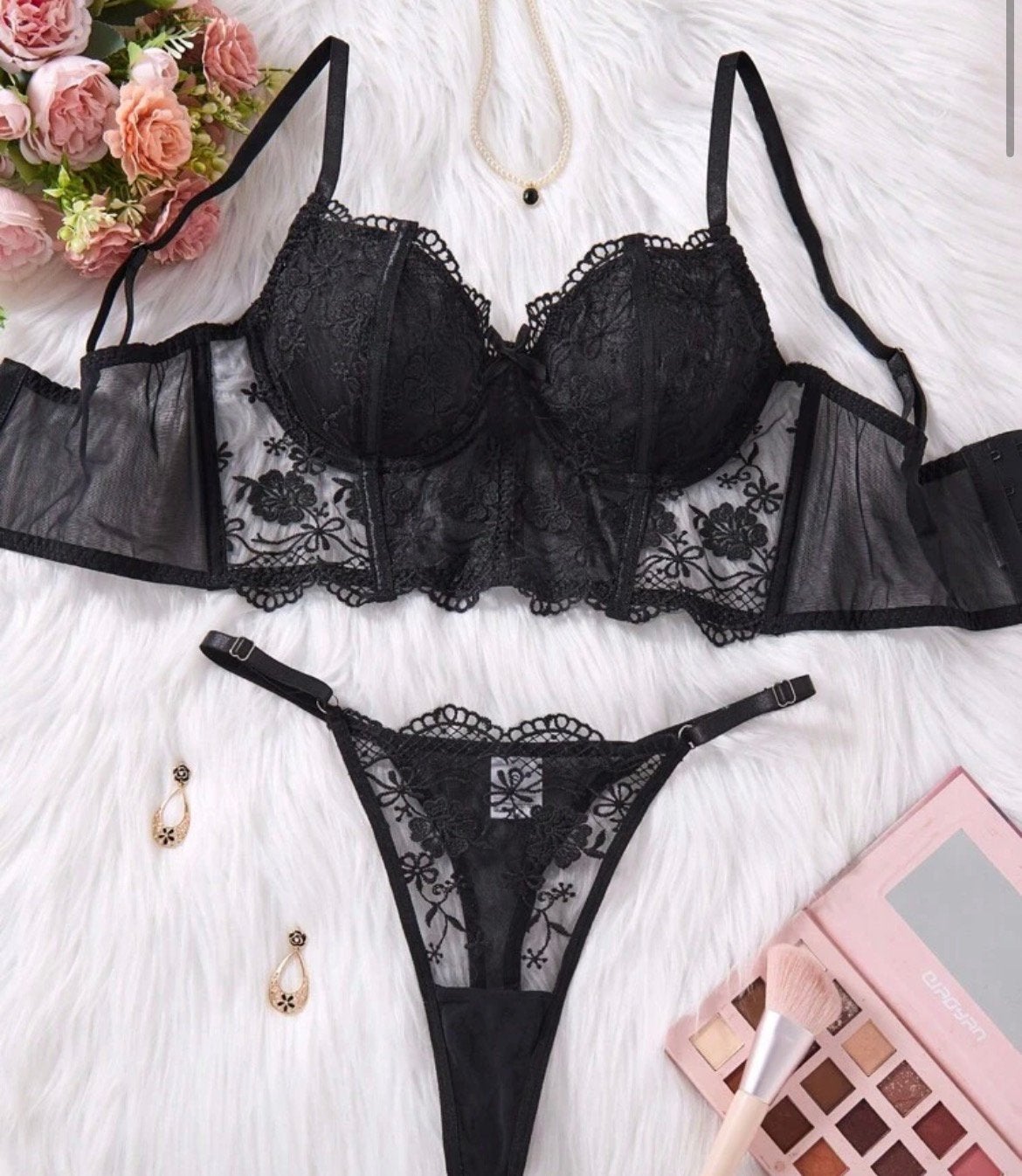 Nieuwr zwarte lingerie setje met kant 85c/xl hunkemoller ins, Ophalen of Verzenden, Zwart, Setje