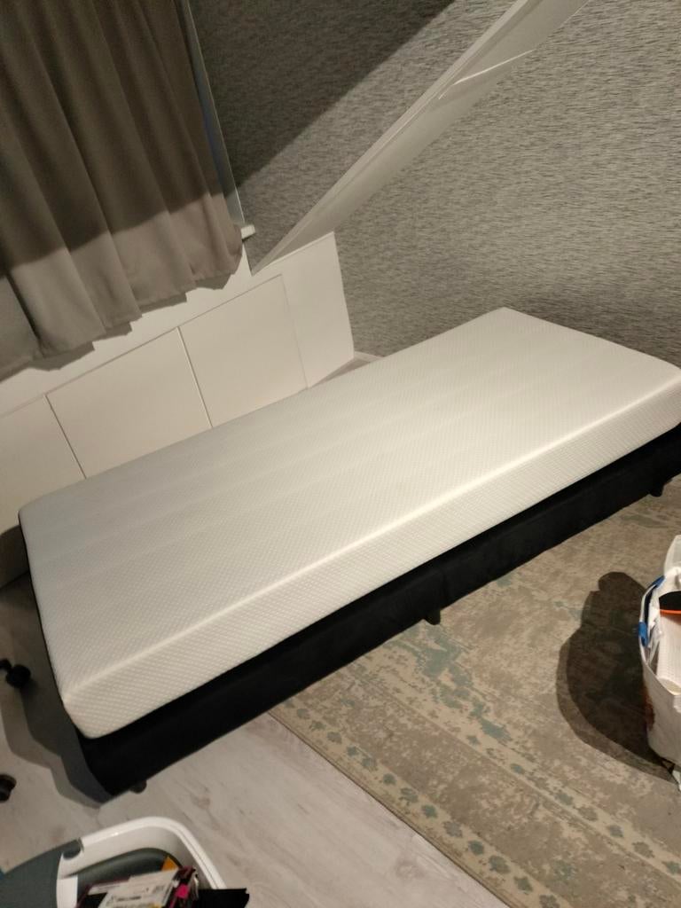 Slaapbank met een EMMA matras, Ophalen, 90 cm, Eenpersoons, Zwart