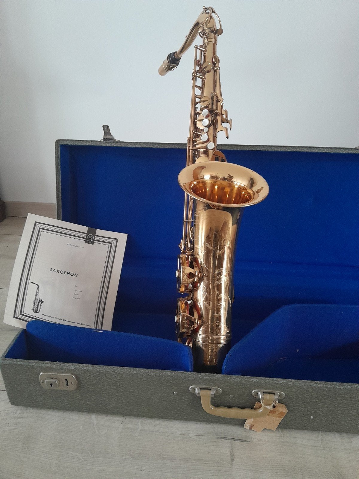 Dolnet Paris Tenorsaxofoon met koffer en accessoires, Ophalen, Gebruikt, Tenor, Met koffer