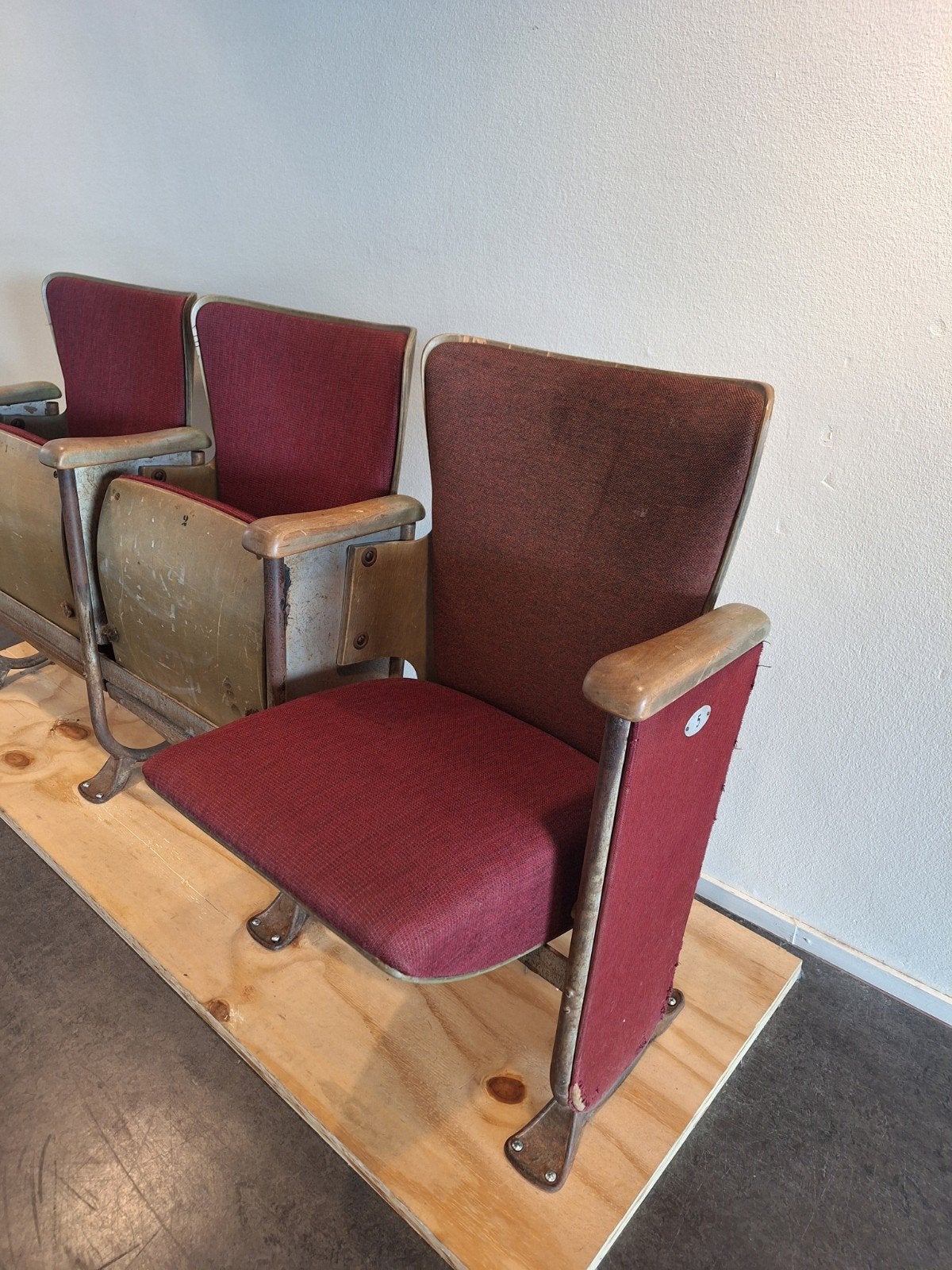 oude theater/bioscoopstoelen, Ophalen, Gebruikt, Drie, Vintage