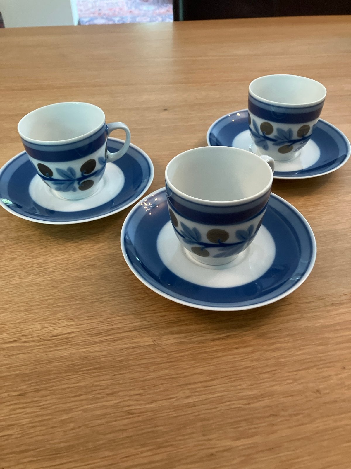 3 Hutschenreuther Tirschenreuth Kopjes met Schotels, Ophalen of Verzenden