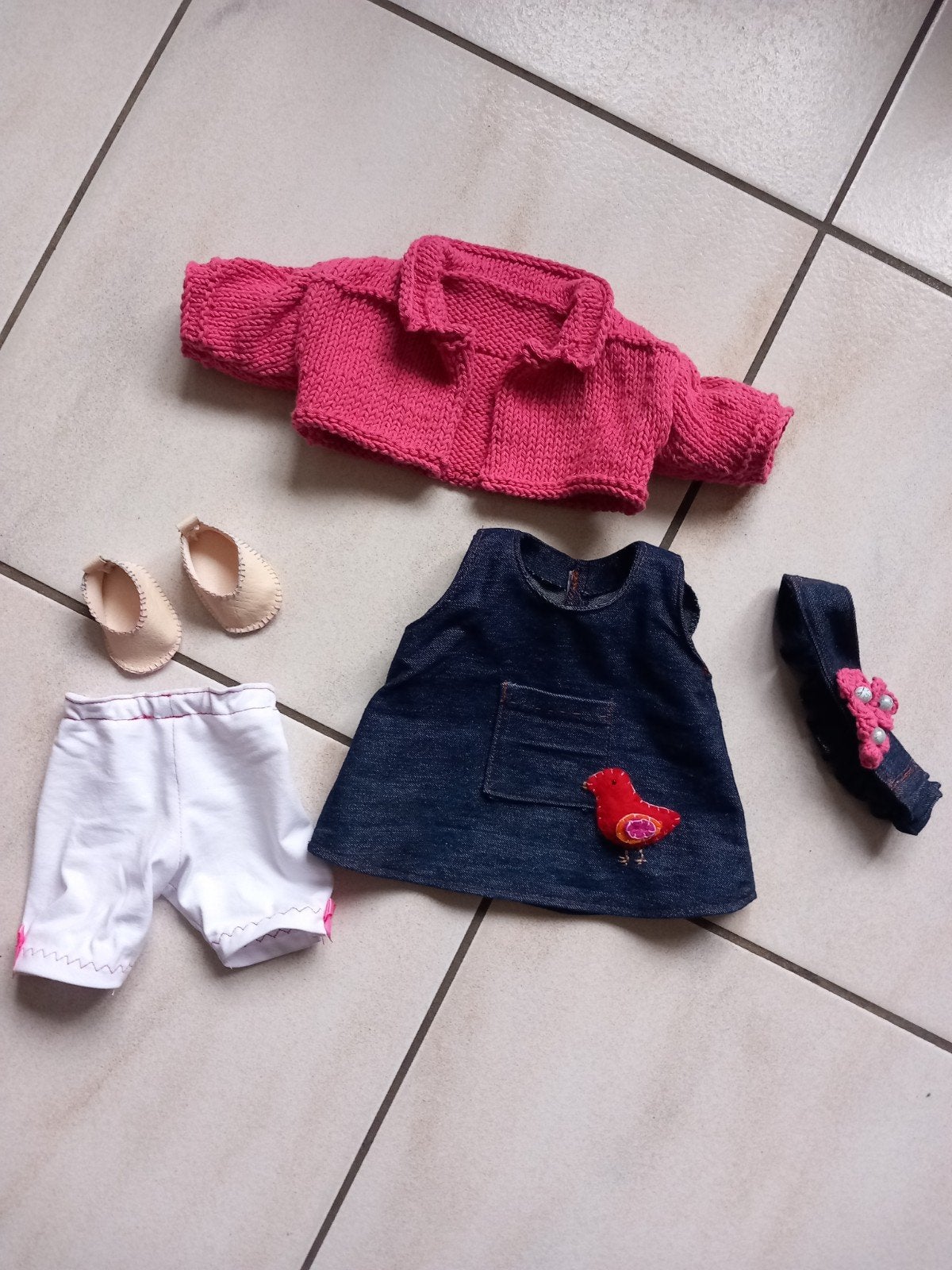 zelfgemaakte poppenkleertjes voor pop 43 cm  5 delig., Ophalen of Verzenden, Nieuw, Babypop