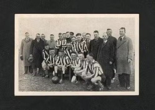 Voetbalplaatje Leeuwarden Afscheid T. Wijtsma 1939 (67)., Verzamelen, Ophalen of Verzenden, Zo goed als nieuw