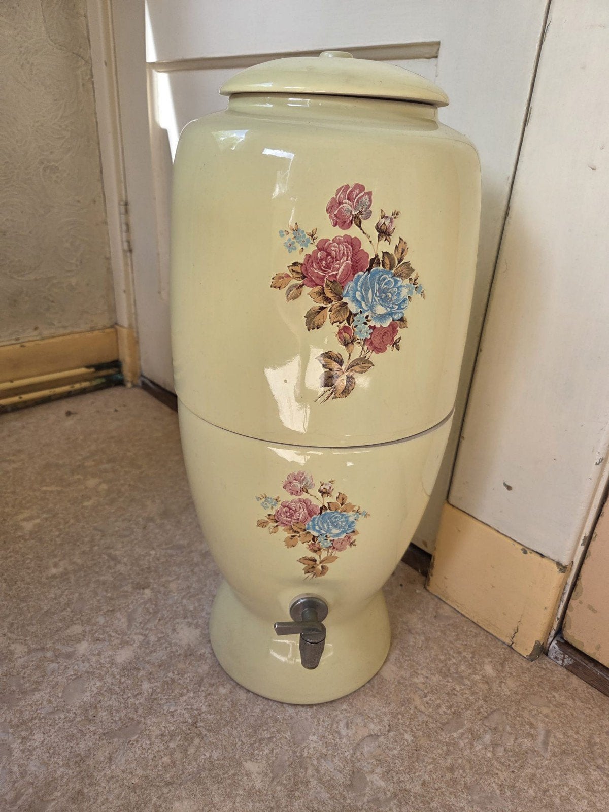 Vintage keramische waterfilter met bloemmotief, Antiek en Kunst, Ophalen