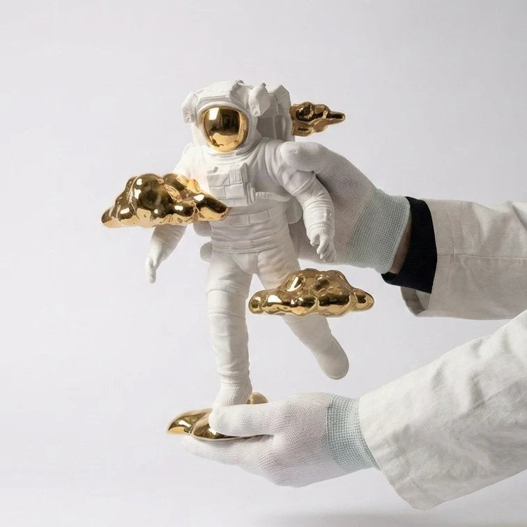 Beyond the Clouds Collectable / Classic - Collectors Edition, Ophalen, Beeld