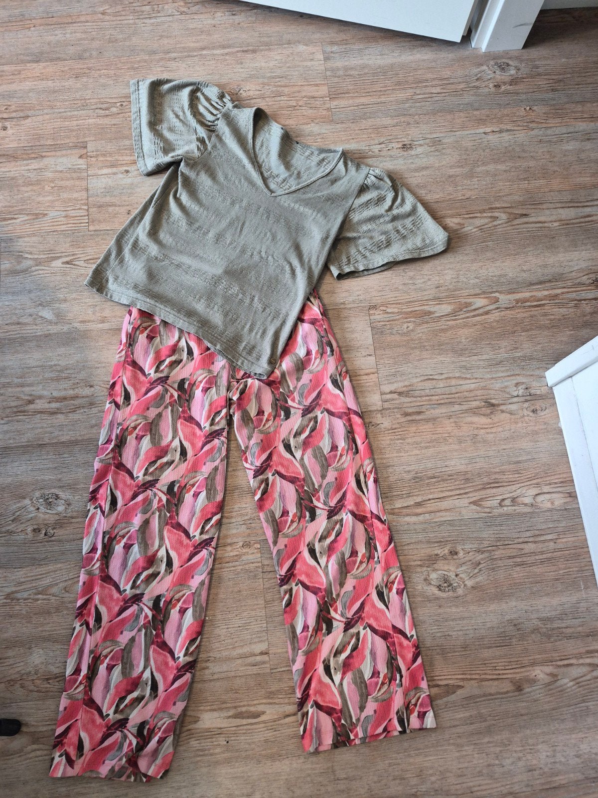 Elvira set: comfortabele broek en shirt met glitters, Meerkleurig, Maat 42/44 (L), Ophalen of Verzenden, Gedragen
