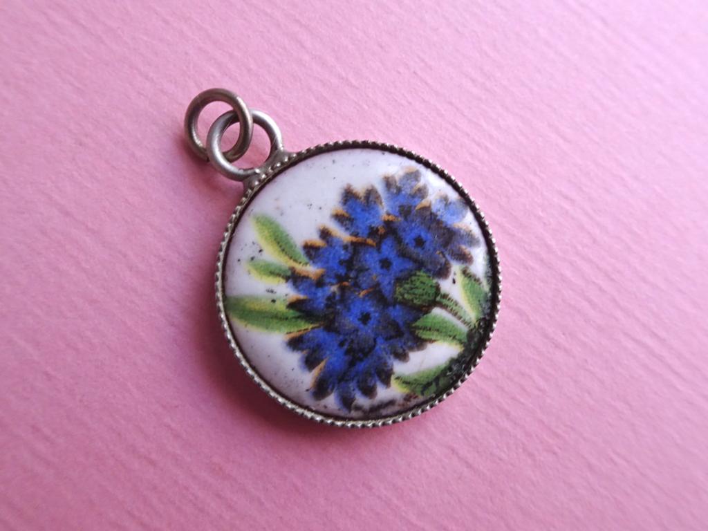 jwg Vintage 70s vergeet-mij-nietjes bloem hanger blauw wit, Verzenden, Overige materialen, Hanger