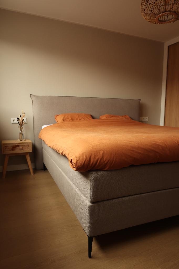 Taupe Eastborn boxspring 180x200cm z.g.a.n, Beige, Tweepersoons, Ophalen of Verzenden, Zo goed als nieuw